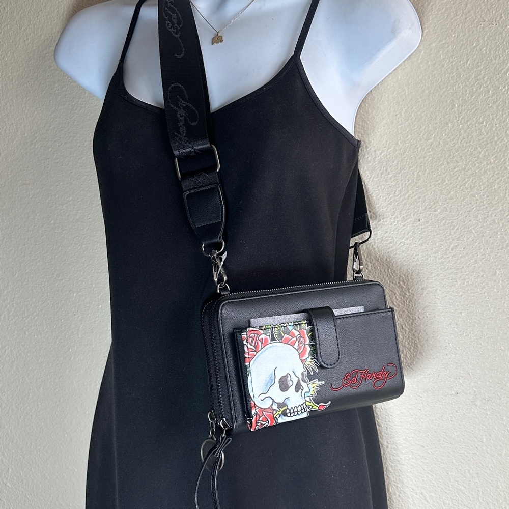 NWT Ed Hardy Wallet Crossbody bag Skull & Roses with phone holder